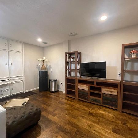 Insperit Home At Galleria With Heated Pool Spa ヒューストン エクステリア 写真