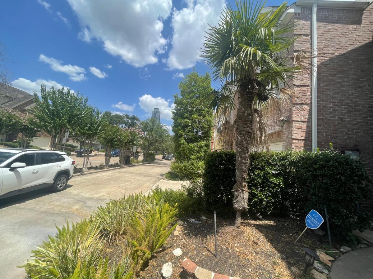 Insperit Home At Galleria With Heated Pool Spa ヒューストン エクステリア 写真
