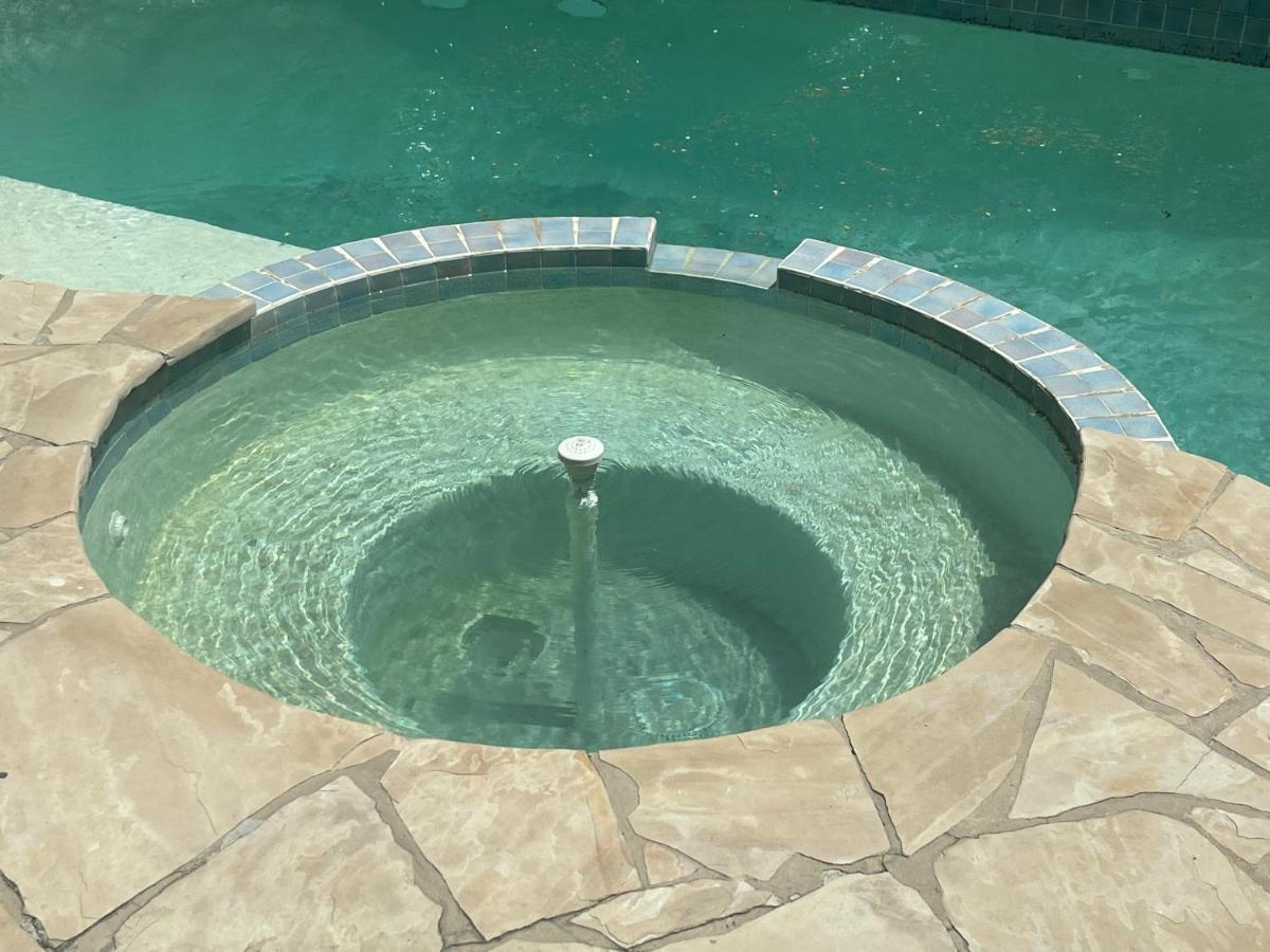 Insperit Home At Galleria With Heated Pool Spa ヒューストン エクステリア 写真