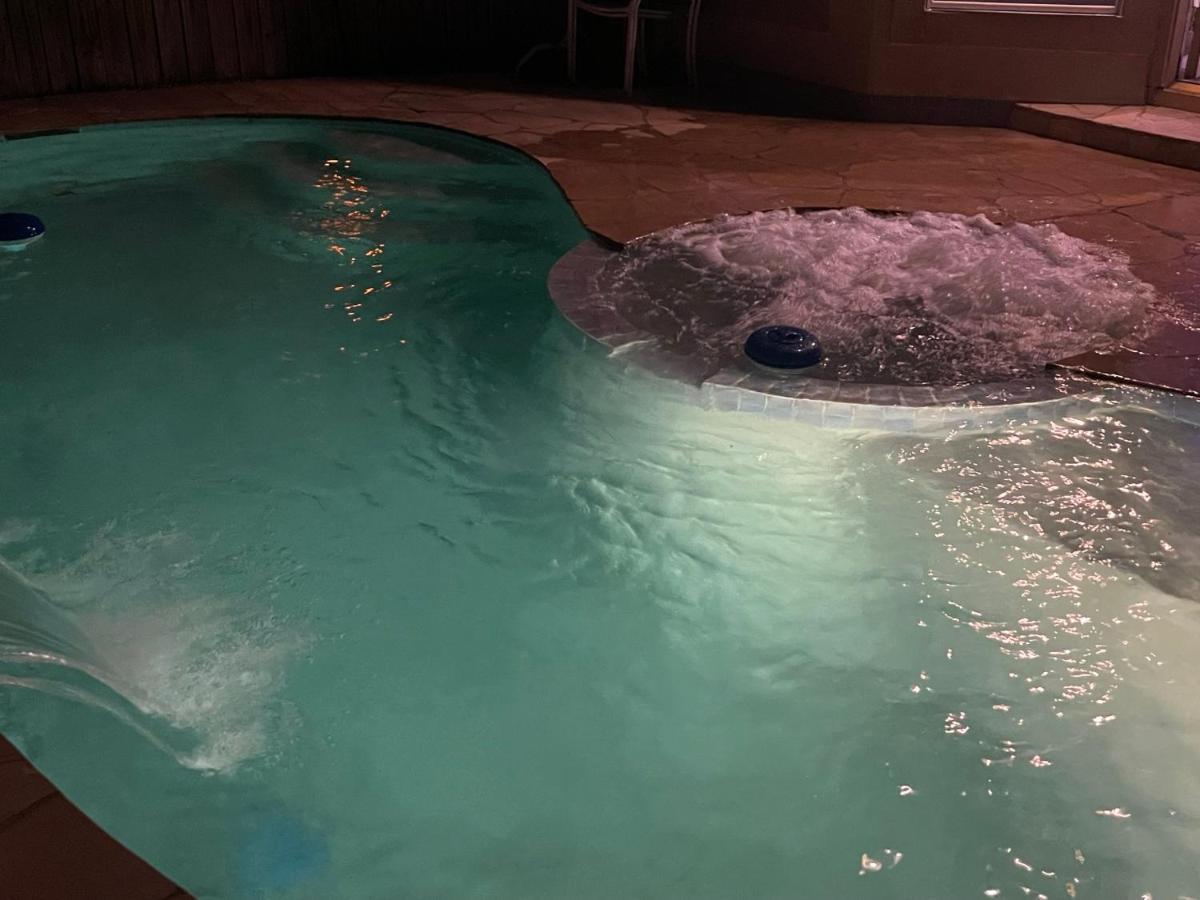 Insperit Home At Galleria With Heated Pool Spa ヒューストン エクステリア 写真