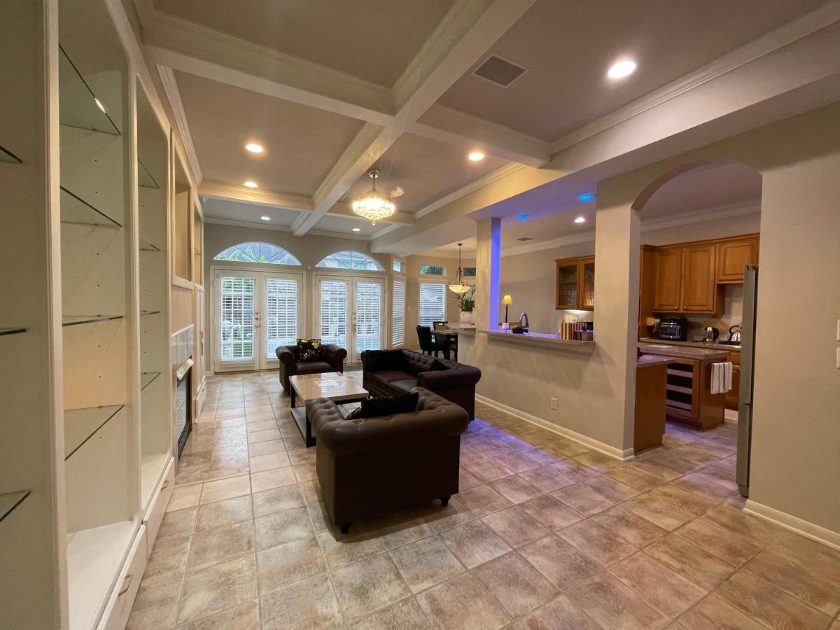 Insperit Home At Galleria With Heated Pool Spa ヒューストン エクステリア 写真