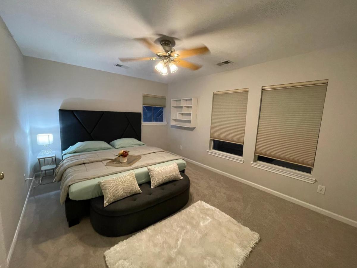 Insperit Home At Galleria With Heated Pool Spa ヒューストン エクステリア 写真