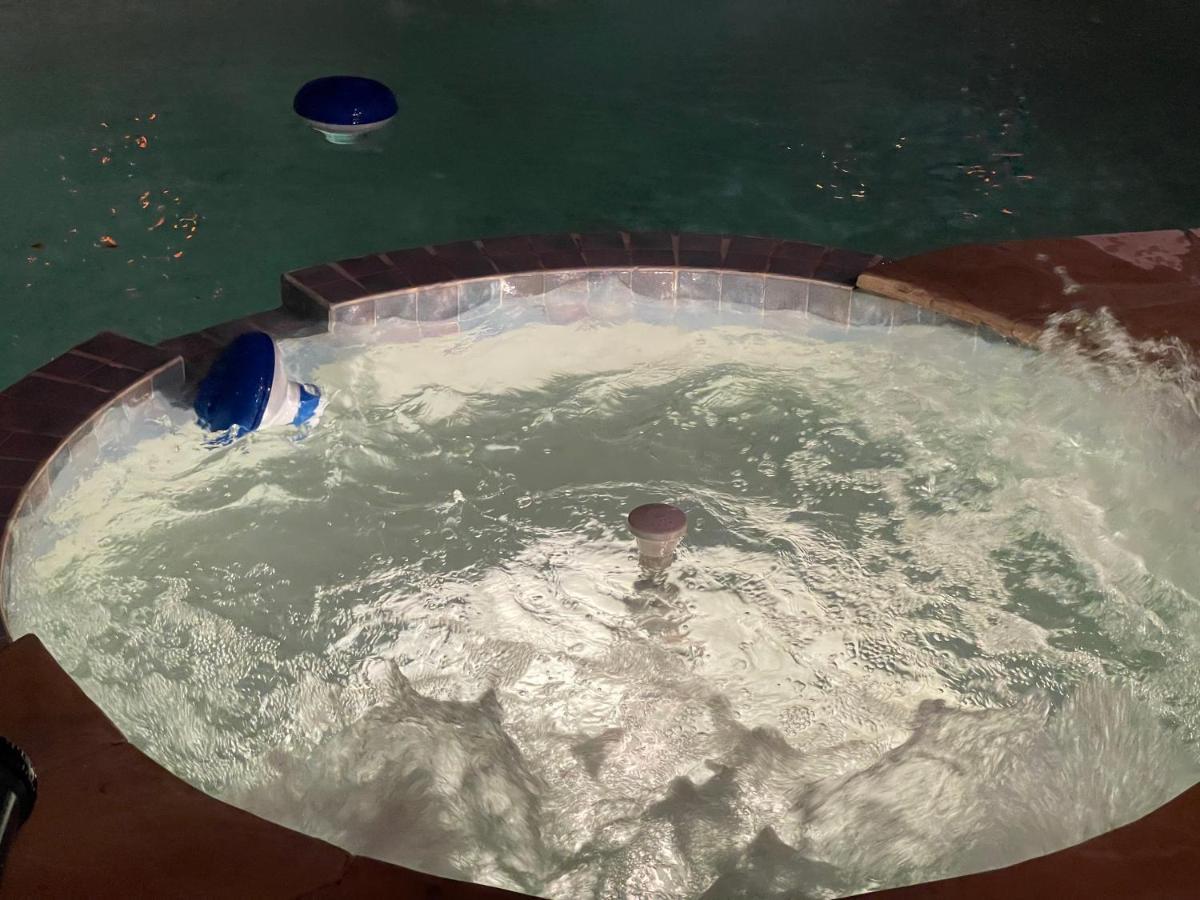 Insperit Home At Galleria With Heated Pool Spa ヒューストン エクステリア 写真