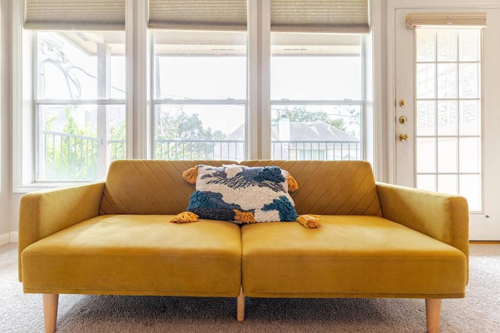 Insperit Home At Galleria With Heated Pool Spa ヒューストン エクステリア 写真