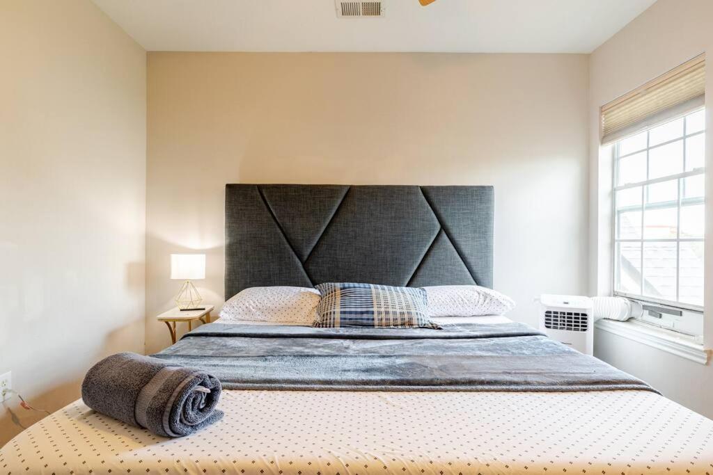 Insperit Home At Galleria With Heated Pool Spa ヒューストン エクステリア 写真